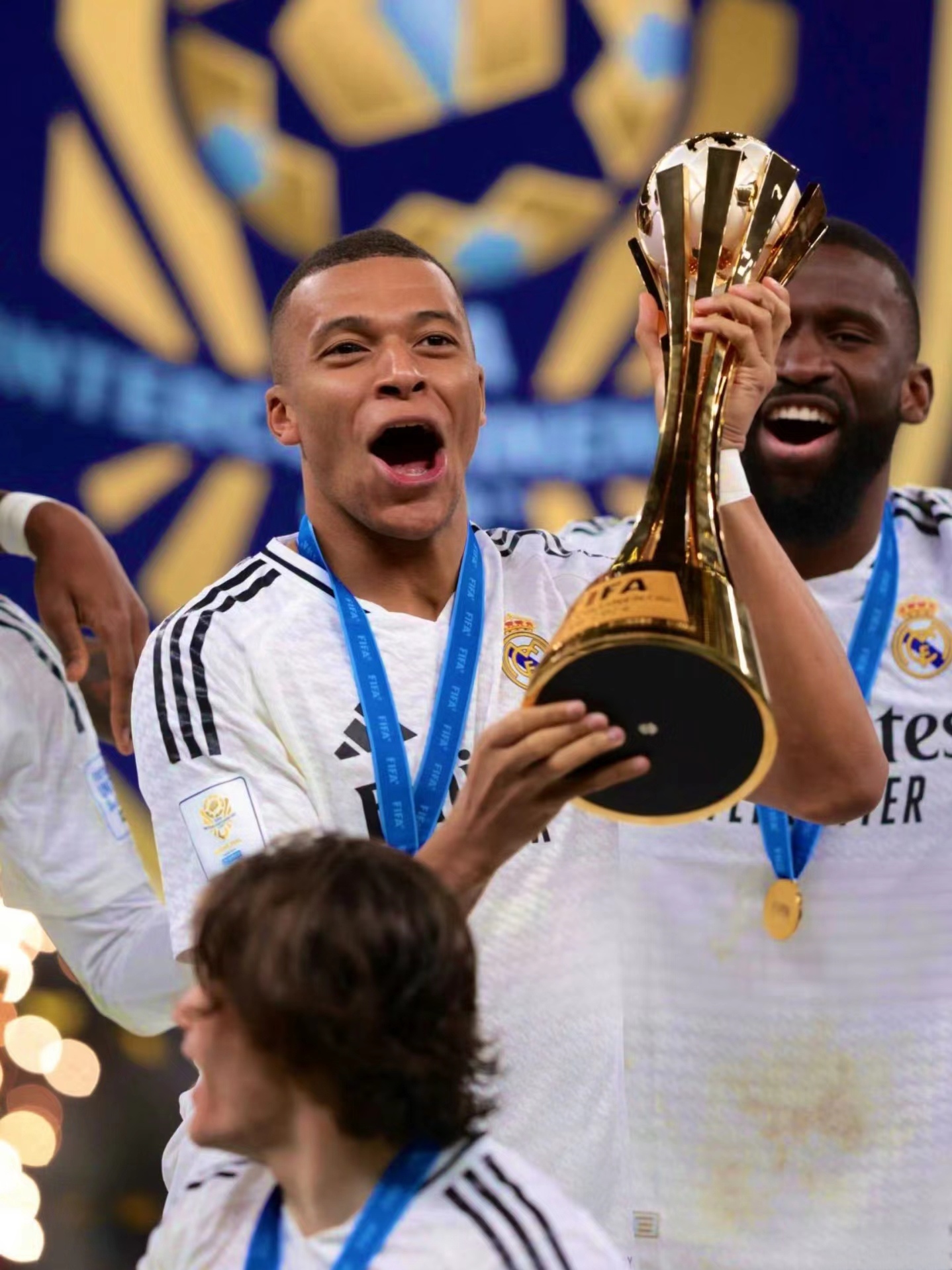 和更多的平 和更多的平