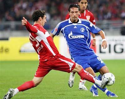 年轻球员离 年轻球员离