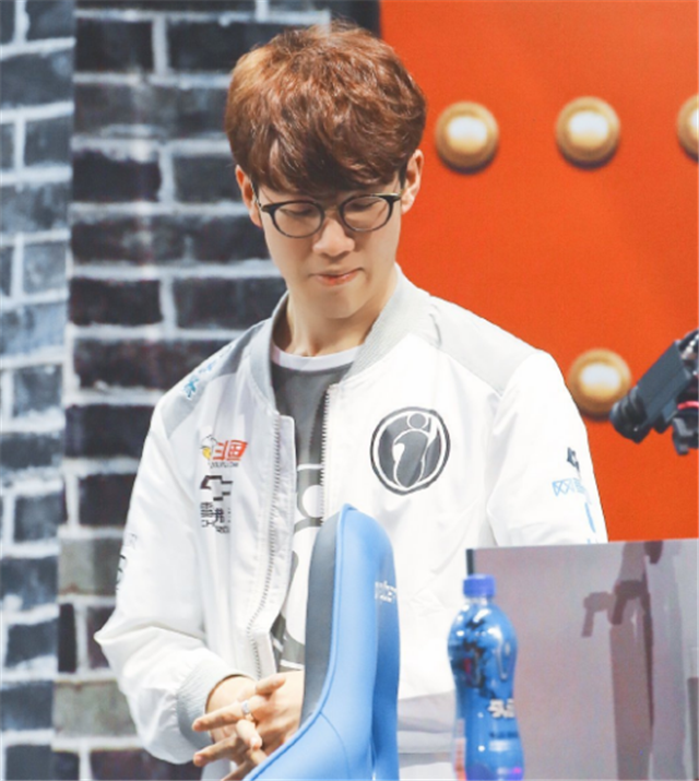 优先选择自 优先选择自